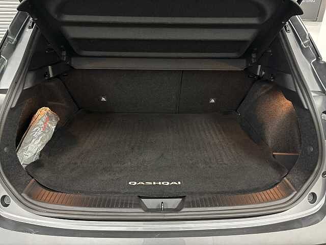 Nissan Qashqai 1.3 DiG-T MH 158 N-Connecta 5dr Xtronic