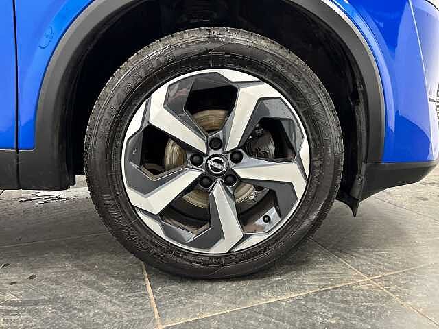 Nissan Qashqai 1.3 DiG-T MH N-Connecta 5dr