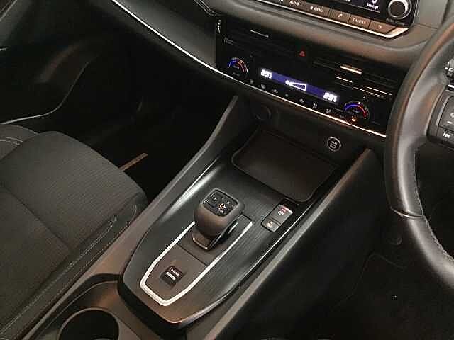 Nissan Qashqai 1.3 DiG-T MH 158 Acenta Premium 5dr Xtronic