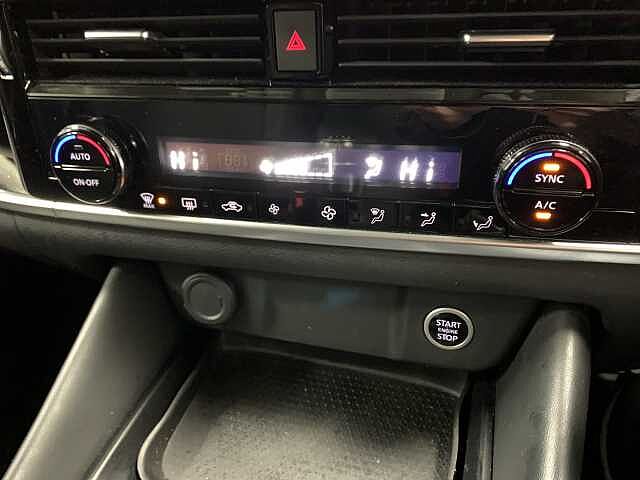 Nissan Qashqai 1.3 DiG-T MH N-Connecta 5dr