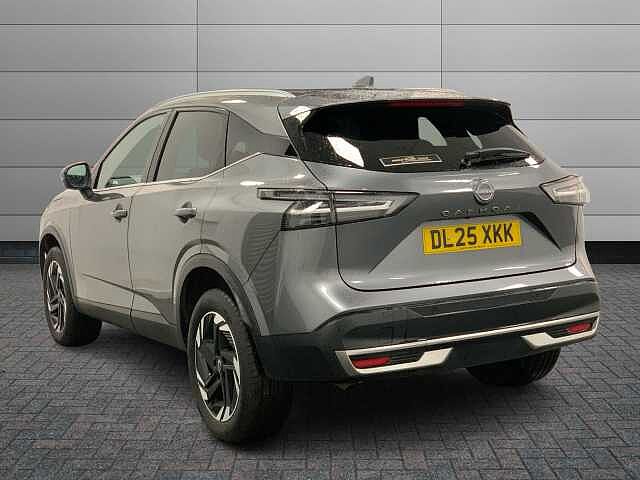 Nissan Qashqai 1.3 DiG-T MH N-Connecta 5dr