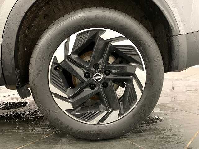 Nissan Qashqai 1.3 DiG-T MH N-Connecta 5dr