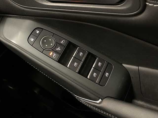 Nissan Qashqai 1.3 DiG-T MH N-Connecta 5dr