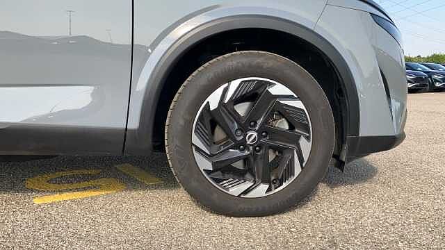 Nissan Qashqai 1.3 DiG-T MH N-Connecta 5dr